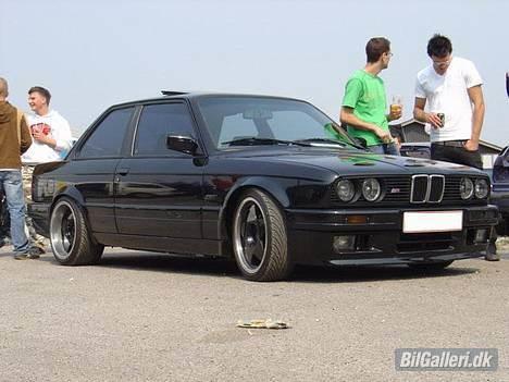 BMW E30 325i - Solgt - Ond....Mere er der hvis ikke at sige. billede 12