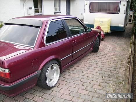 BMW ETA 2,7 - TagSpoiler og spejle bliver indfarvet når bilen skal males igen. billede 5