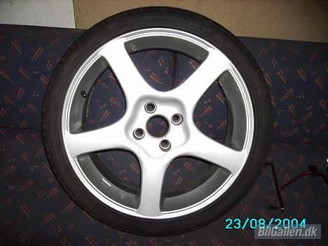 VW Golf II 1,6 Turbo diesel - De 17* som jeg har til den. (de sidder på nu) billede 10