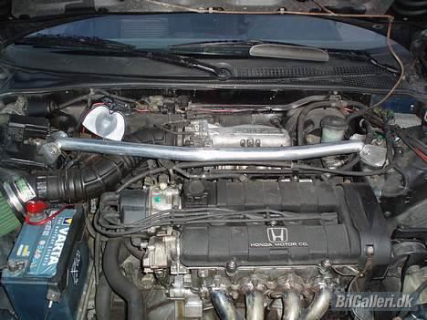 Honda CRX ED9 - Solgt- - tårnstiverne giver kanon gode køreregenskaber, det er knaas billede 7