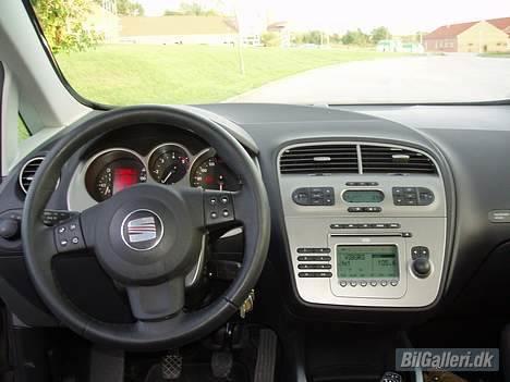 Seat Altea 2,0 TDI sælges - Multirat med BT er nu meget smart. billede 9