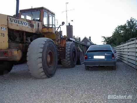 Opel kadett e (SOLGT) - Legetøj til venstre, vinter kadett´en til højre.. billede 2