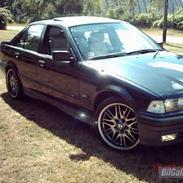 BMW 320i/323i (solgt)