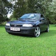 Toyota corolla 1,3 xli solgt