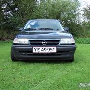 Toyota corolla 1,3 xli solgt