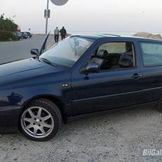 VW Golf 1,8 GT  *SOLGT*
