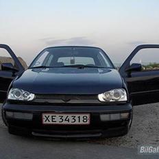 VW Golf 1,8 GT  *SOLGT*