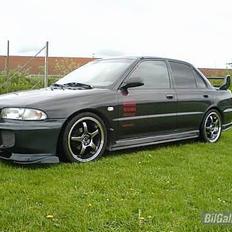 Mitsubishi Lancer 1.6 Glxi  SOLGT :/