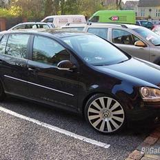 VW Golf V 5 dørs Solgt