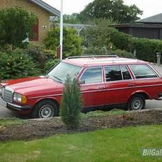 Mercedes Benz w123  SOLGT