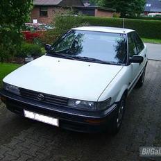 Toyota Corolla 1,3 Xli Glassback