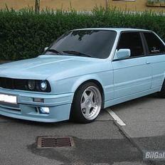 BMW E30 320I solgt