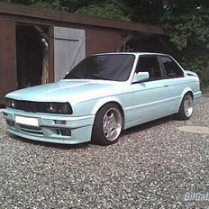 BMW E30 320I solgt