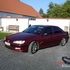 Peugeot 406 R.I.P. total skadet!!