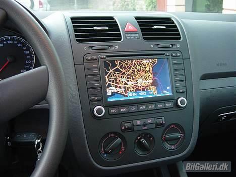 VW Golf V 5 dørs Solgt billede 4