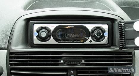 Fiat PUNTO SX 1.2 8V 5 Dørs  - Billede af mit Dejlige Sony Xplode anlæg billede 2