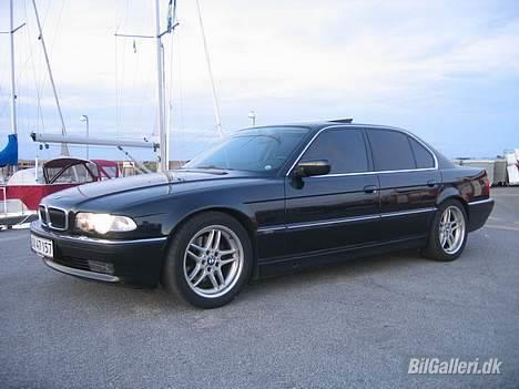 BMW 740i SOLGT billede 2