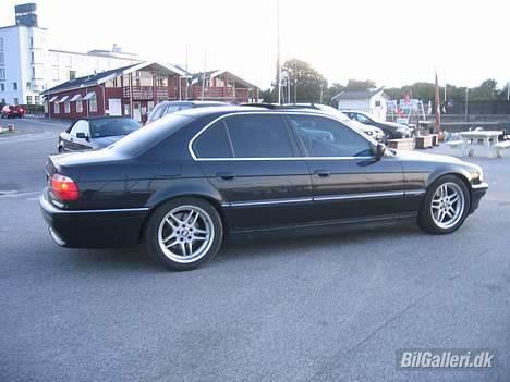 BMW 740i SOLGT billede 3