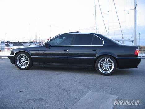BMW 740i SOLGT billede 5