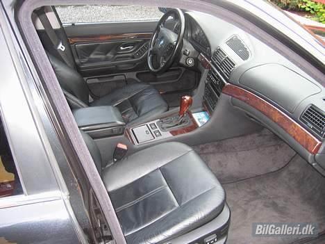 BMW 740i SOLGT billede 8