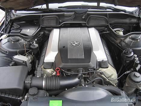 BMW 740i SOLGT billede 10