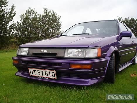 Toyota Corolla GT Coupe AE86 - Fordælen da den er lav... billede 3