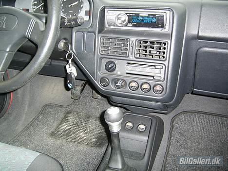 Peugeot 106 XR SOLGT billede 12