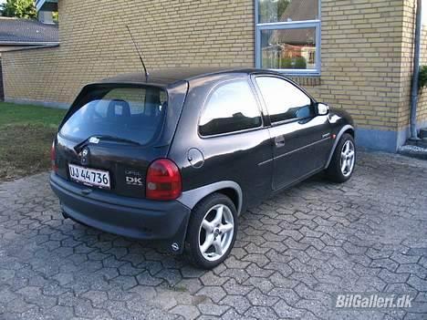 Opel Corsa B 1.4 16v - Siden til. billede 2
