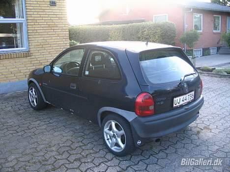 Opel Corsa B 1.4 16v - Siden til. billede 3