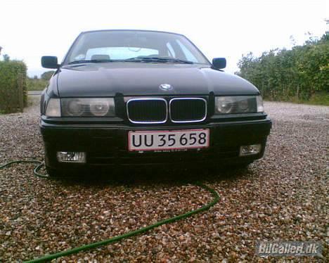 BMW 320i *SOLGT* billede 4