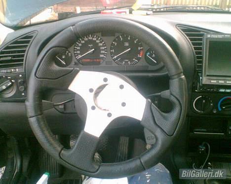 BMW 320i *SOLGT* billede 6