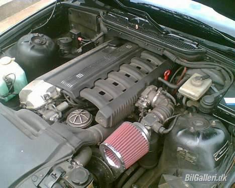 BMW 320i *SOLGT* billede 8