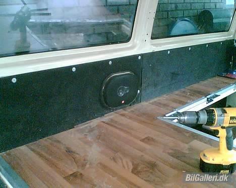 VW Transporter T4 (DØD) tota - bilen skal om polstres inden i med sand alcantera billede 13