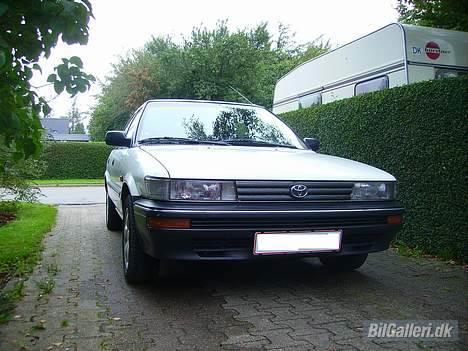 Toyota Corolla 1,3 Xli Glassback billede 4