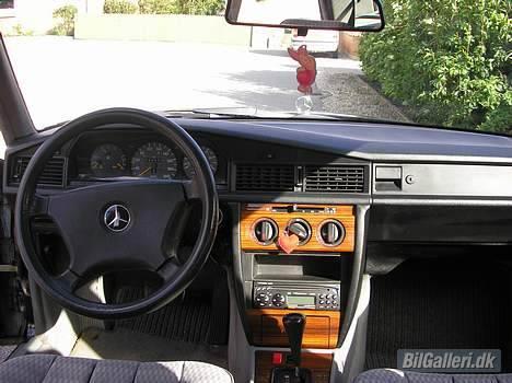 Mercedes Benz 190 D (solgt) billede 4