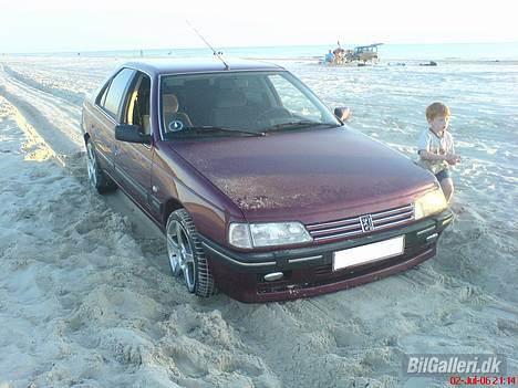 Peugeot 405 GTX SOLGT!  - Resultatet af : lav bil møder blød sand på vejers strand! Strandløven lander på maven! billede 4