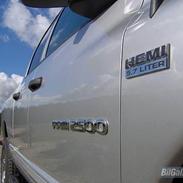Dodge ram2500 4x4 HEMI sport