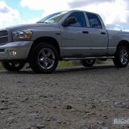 Dodge ram2500 4x4 HEMI sport