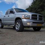 Dodge ram2500 4x4 HEMI sport
