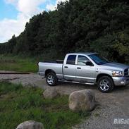 Dodge ram2500 4x4 HEMI sport
