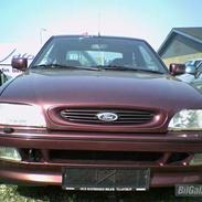 Ford Escort 1,8i Sport *SOLGT*
