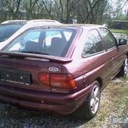 Ford Escort 1,8i Sport *SOLGT*
