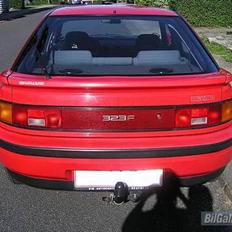 Mazda 323F 1,6i **SOLGT**