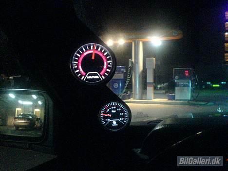 Nissan Bluebird 1,8t (solgt) billede 9