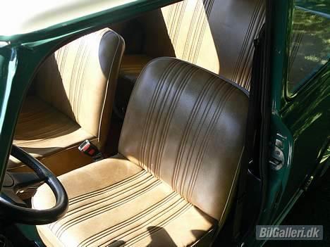 Mini Mascot 850 (SOLGT) - De lysebrune lædersæder. De er meget behagelige at sidde på. billede 2