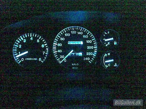 Mazda 323 F  billede 8