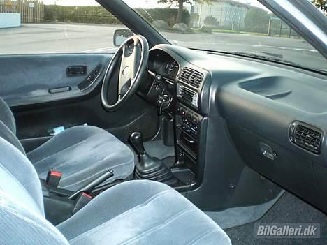 Nissan Sunny N14 billede 9