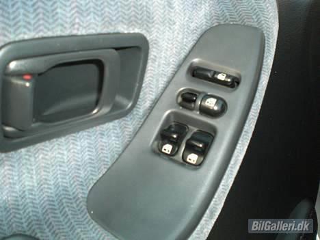 Nissan Sunny N14 billede 11