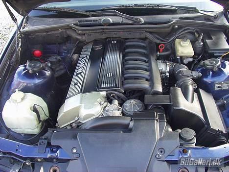 BMW 320i solgt.. billede 8