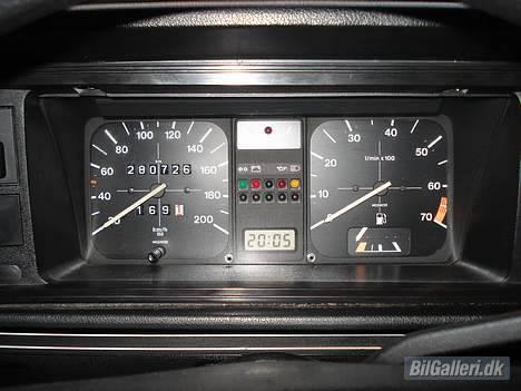 VW Golf 1 LX Solgt! - 280000 km er jo intet for sådan en bil billede 9